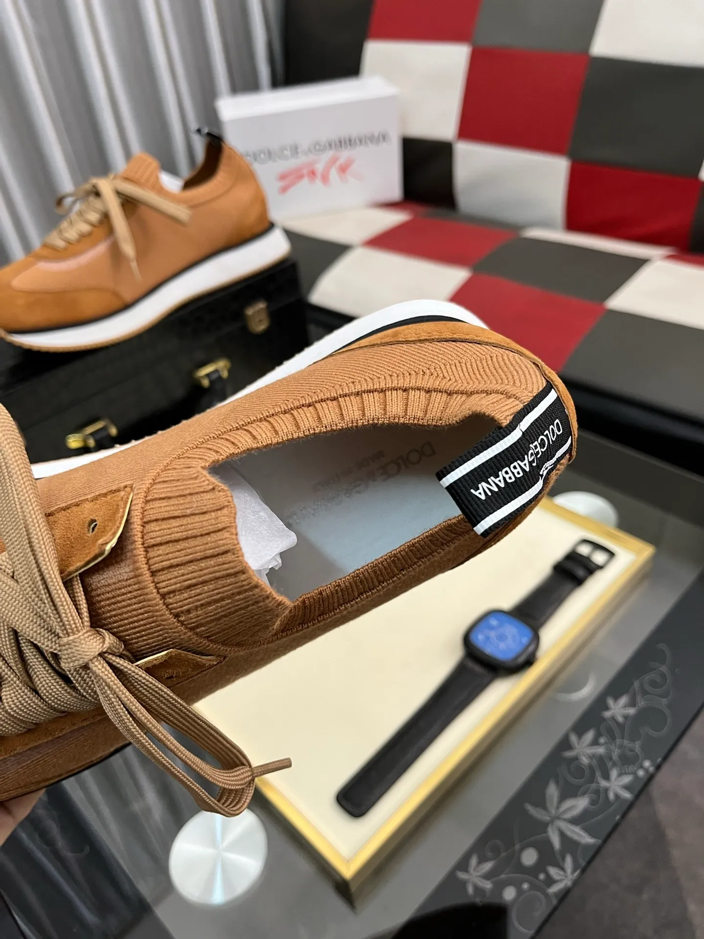 Men's Men's Shoes💰420⌚️⌚️••Dolce&Gabbana••DG✔️High-end men's sports and casual shoes. Original goods from top counters. Original imported cowhide, multi-material splicing design ➕Imported cowhide lining, cowhide feet ➕Original TPR elastic outsole. Size: 36-46🔟Colors available